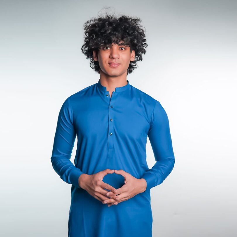 Elegant Cobalt Blue Shalwar Kameez – Timeless Tradition & Style